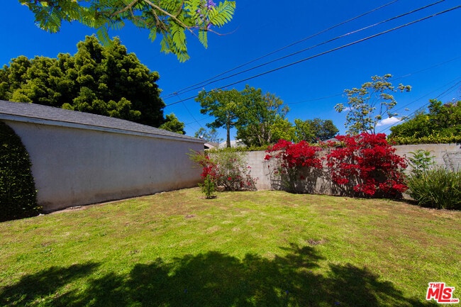 Building Photo - 6353 W 82nd St