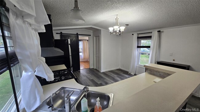 Building Photo - 841 Sandman Pl