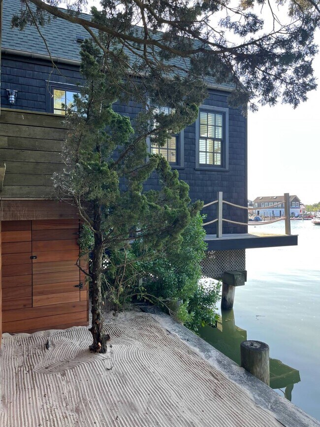 Building Photo - 8 Chequit Ave