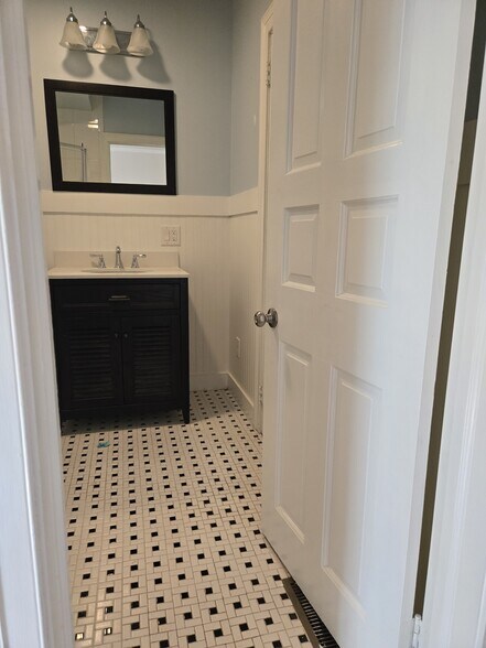 2nd Bath - 415 S Washington St