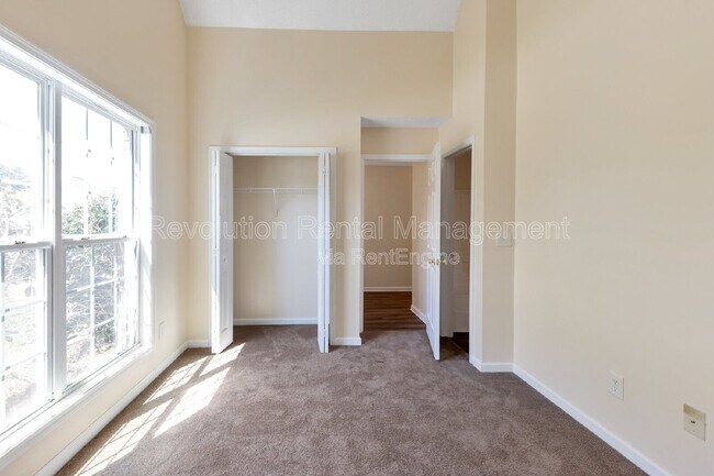 Building Photo - 110 Vineyard Ridge Dr