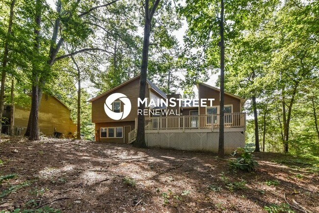 Building Photo - 4 Bedroom Pet-Friendly Home in Acworth, GA with Main Street Renewal