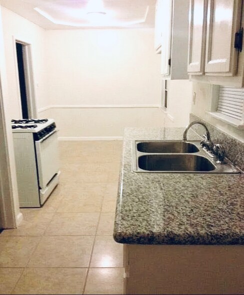 Primary Photo - 3438 W 78th St