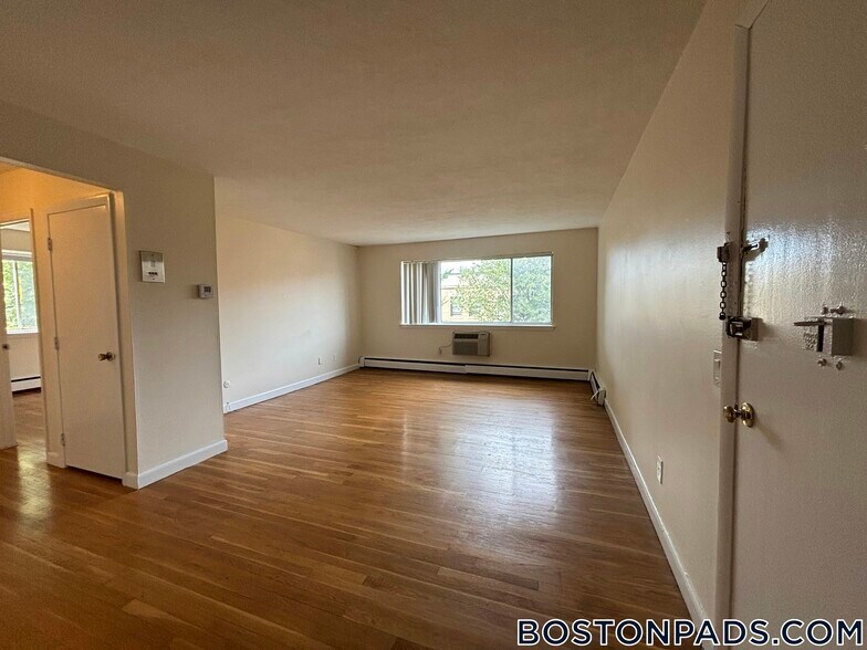 Building Photo - 75 Gardner St