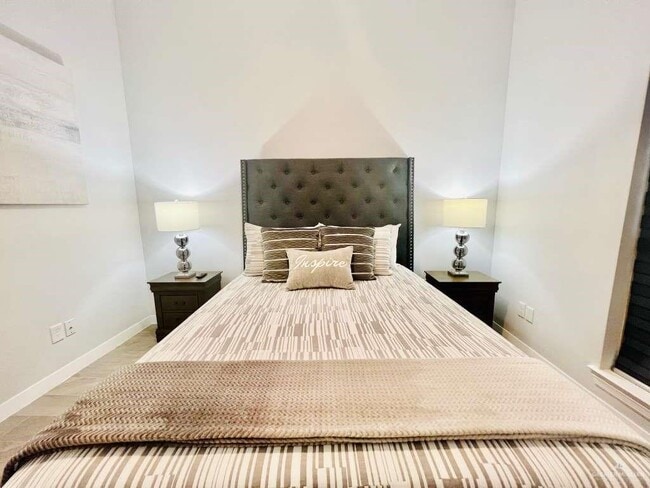 Building Photo - 27 Fir Ave