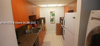 Building Photo - 2457 Collins Ave
