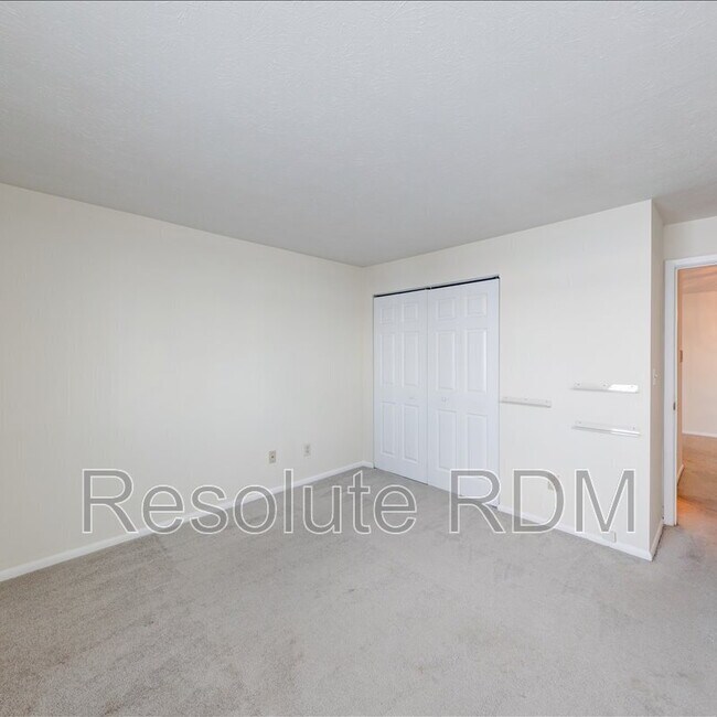 Building Photo - 4381 Village Pkwy Cir W