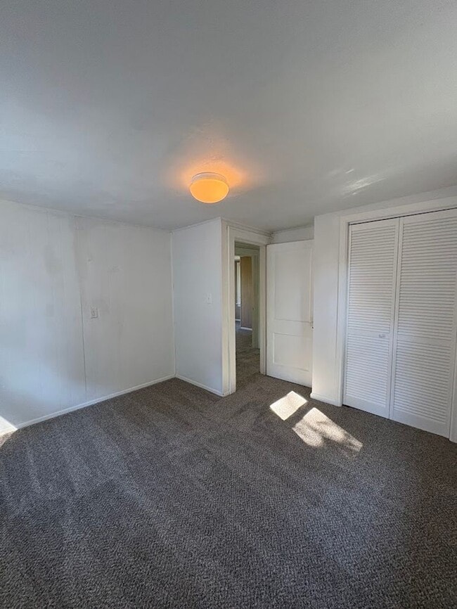 Building Photo - Four bedroom two bathroom home for rent