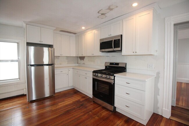 Primary Photo - 12 Albion Pl