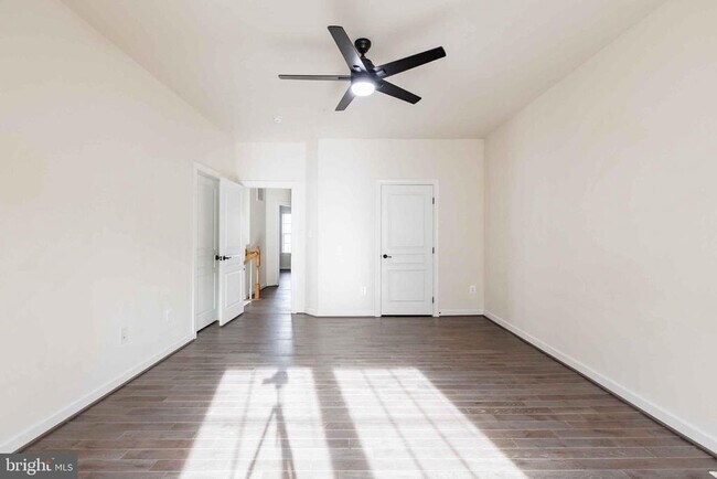 Building Photo - 9733 Braidwood Ter