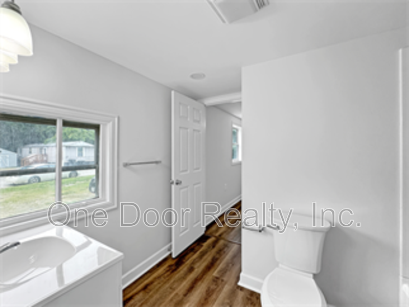 Building Photo - 165 Magruder Ave