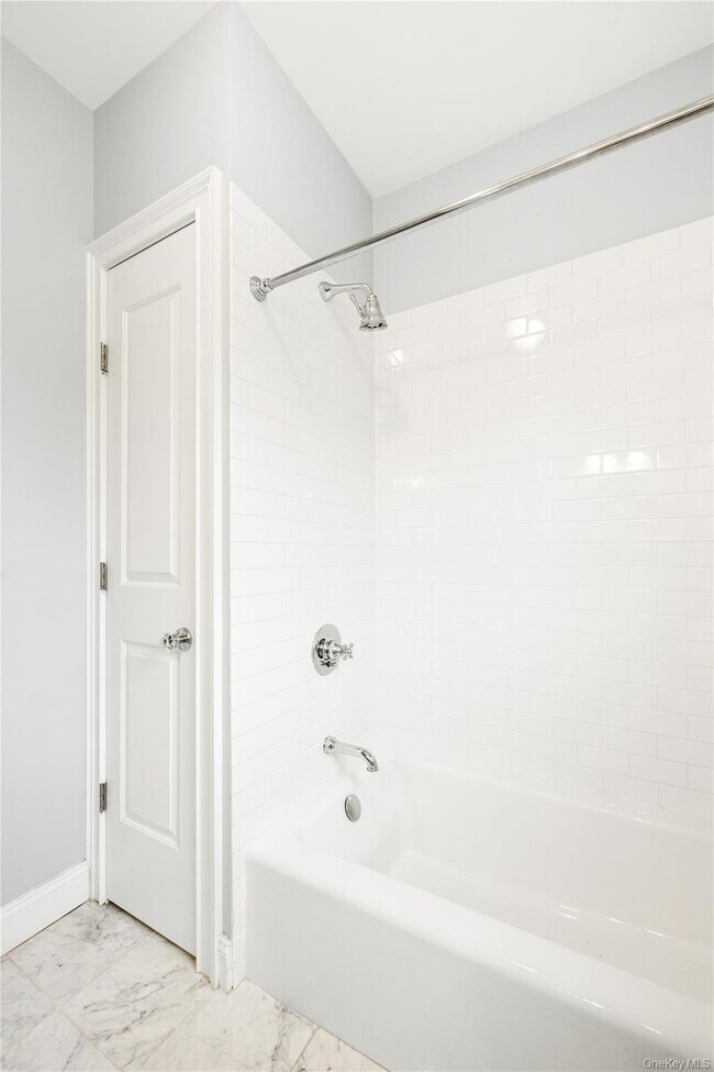 Building Photo - 420 Midland Ave