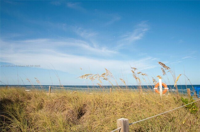 Primary Photo - 4109 N Ocean Dr