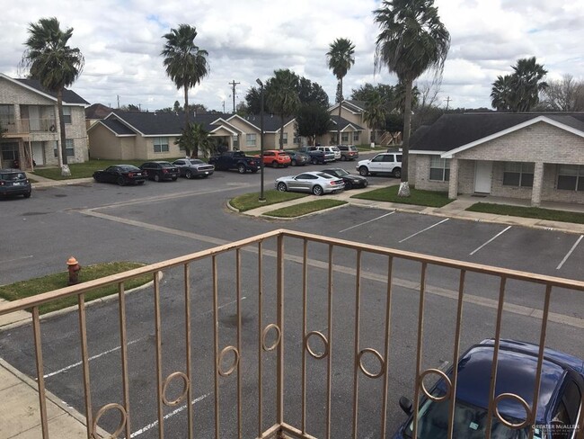 Building Photo - 1006 Lilia Dr