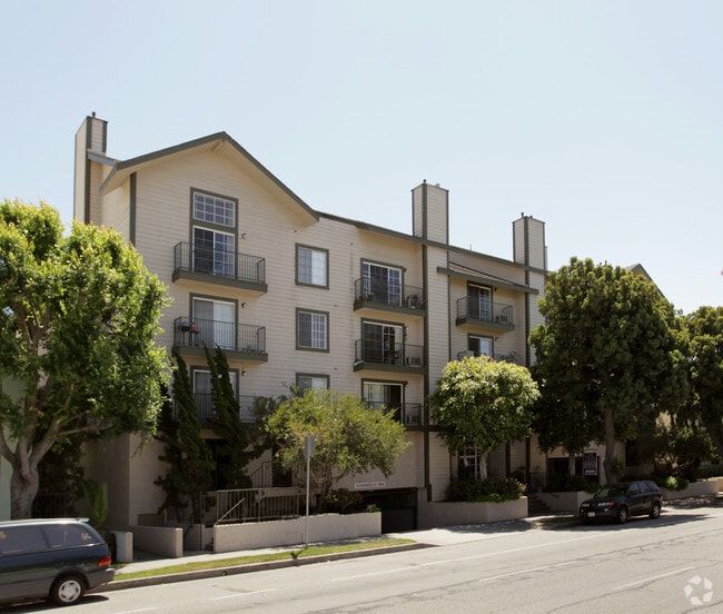 Building Photo - Venice Apartments