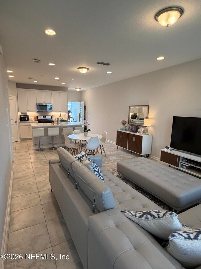 Building Photo - 24 Fieldfare Ln