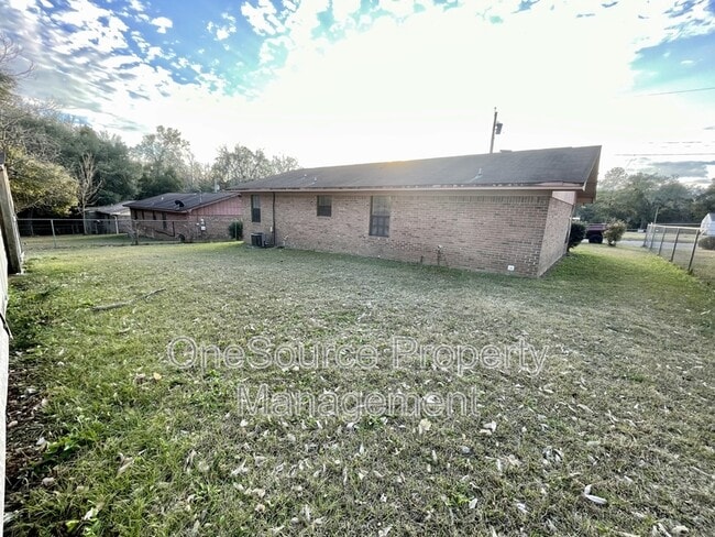 Building Photo - 123 S Ward St