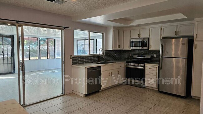 Building Photo - 771 Quartz Ln