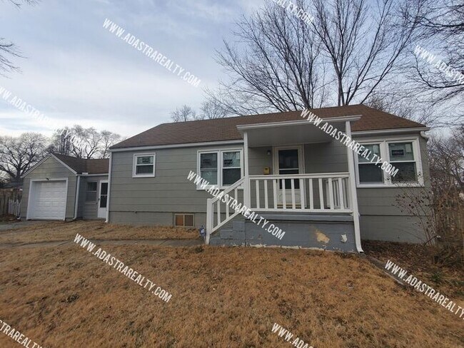 Primary Photo - Spacious Raytown Home-Available NOW!!
