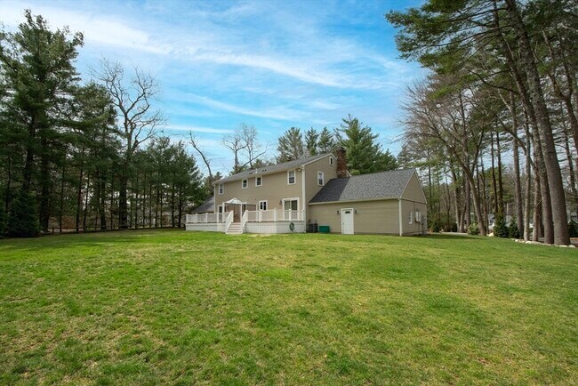 Building Photo - 474 King St