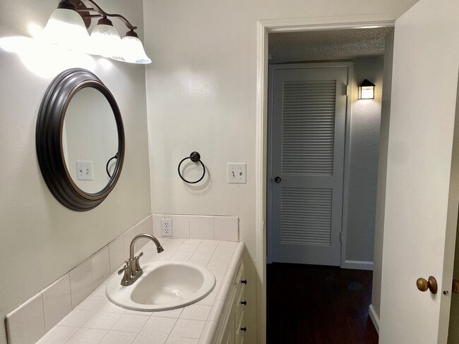 Building Photo - $1,635 Millbrook & Shaw, 2 Bedroom Condo -...