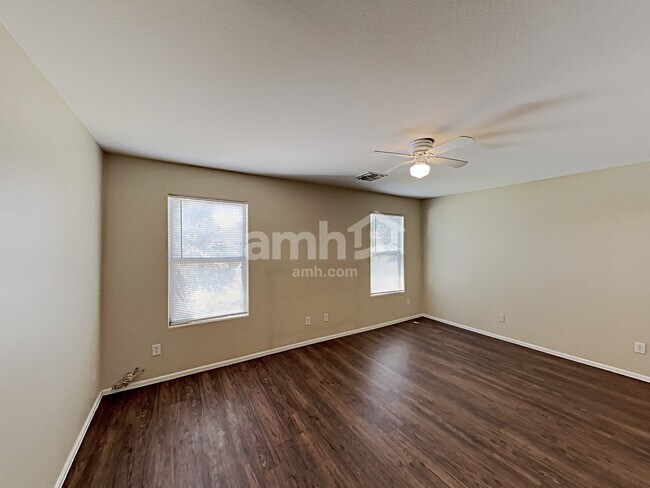 Building Photo - 1292 W Matthews Dr