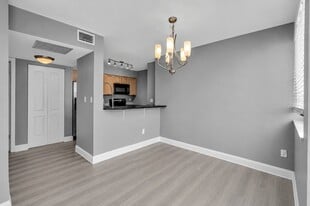 Building Photo - 2881 N Oakland Forest Dr