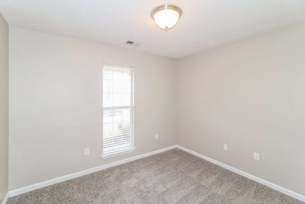 Building Photo - 1741 Madison Cove E