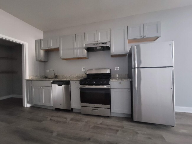 Building Photo - 7634 S Drexel Ave