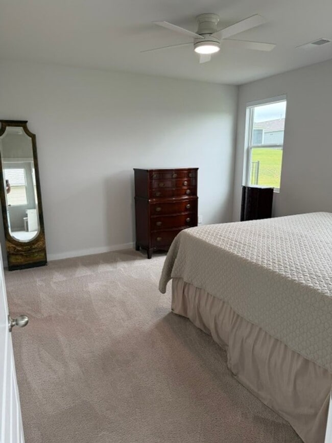 Building Photo - For Lease!! Available in June.  Experience comfortable, low-maintenance living in one of Gallatin...