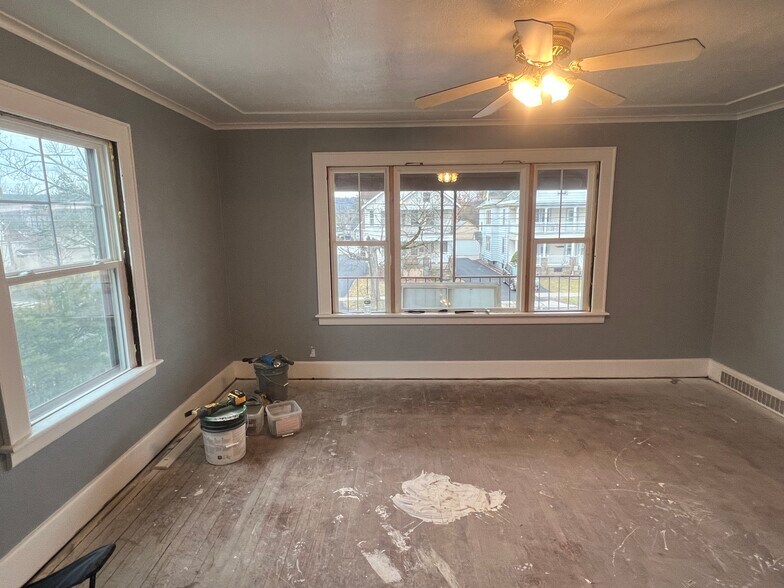 Building Photo - 1013 Eagle St