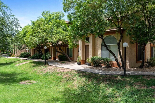 Primary Photo - 4114 E UNION HILLS Dr