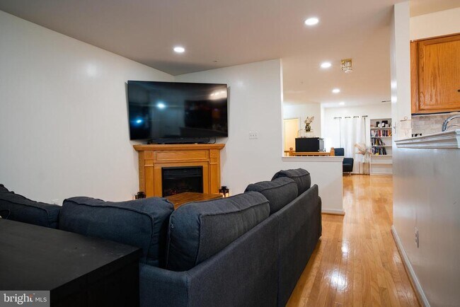 Building Photo - 12964 Pinnacle Dr