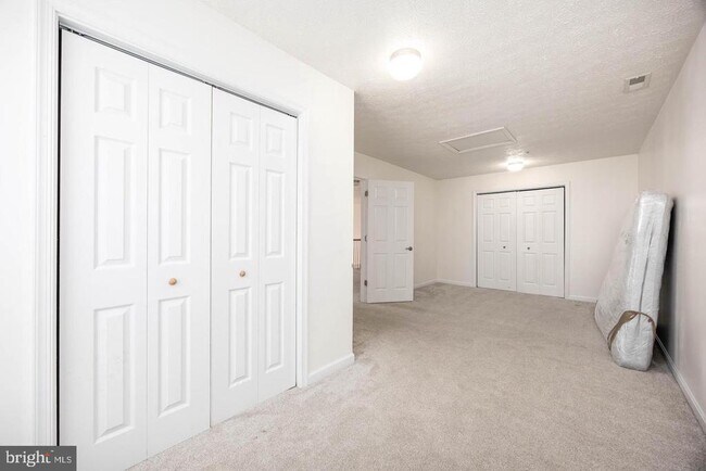 Building Photo - 9549 Wedge Way