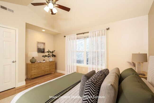 Building Photo - Envoy Townhouse with Tuscan Inspired Inter...