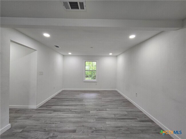 Building Photo - 202 Marston Ave