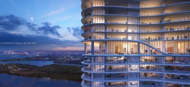 Building Photo - 15701 Collins Ave