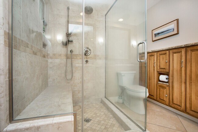 Building Photo - 218 Highland St