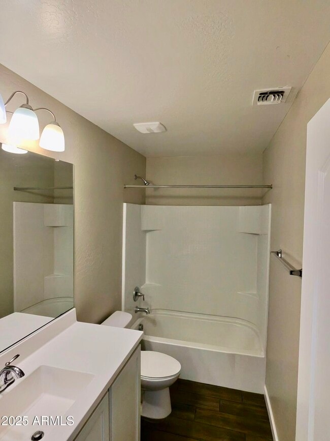 Building Photo - 240 W Juniper Ave