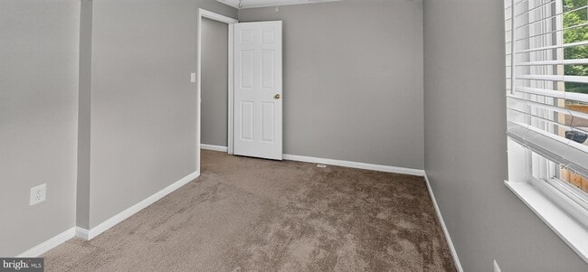 Building Photo - 3591 Laurel View Ct
