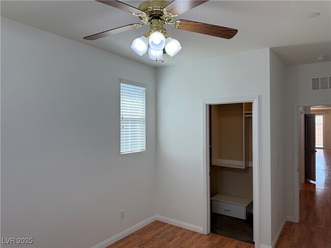 Building Photo - 946 Monte Etna Ave