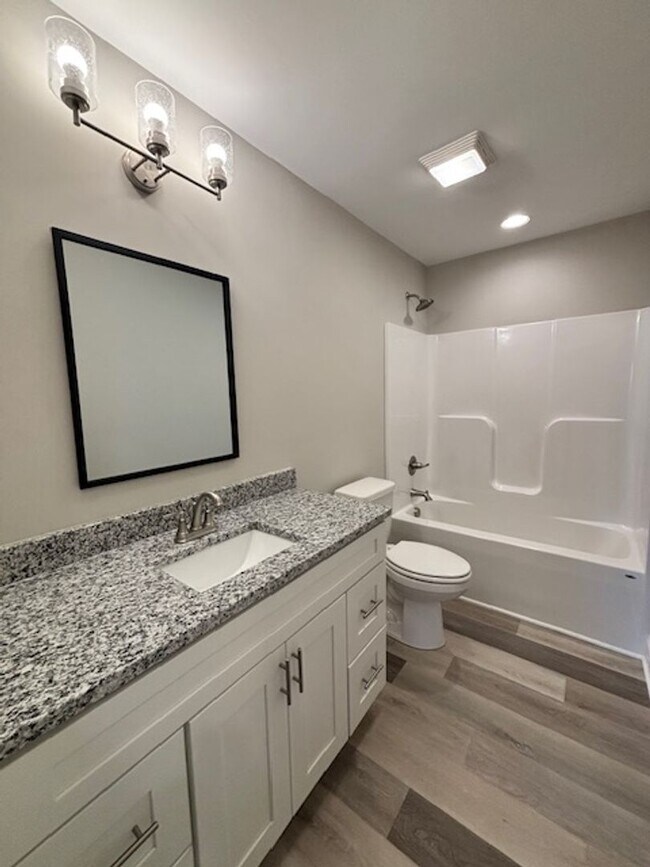 Building Photo - 1146 Melody Ave