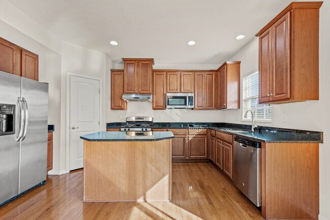 Building Photo - 232 Overlook Dr