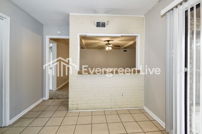 Building Photo - 6677 Silhouette Ave