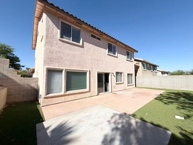 Building Photo - 10621 Olivebranch Ave