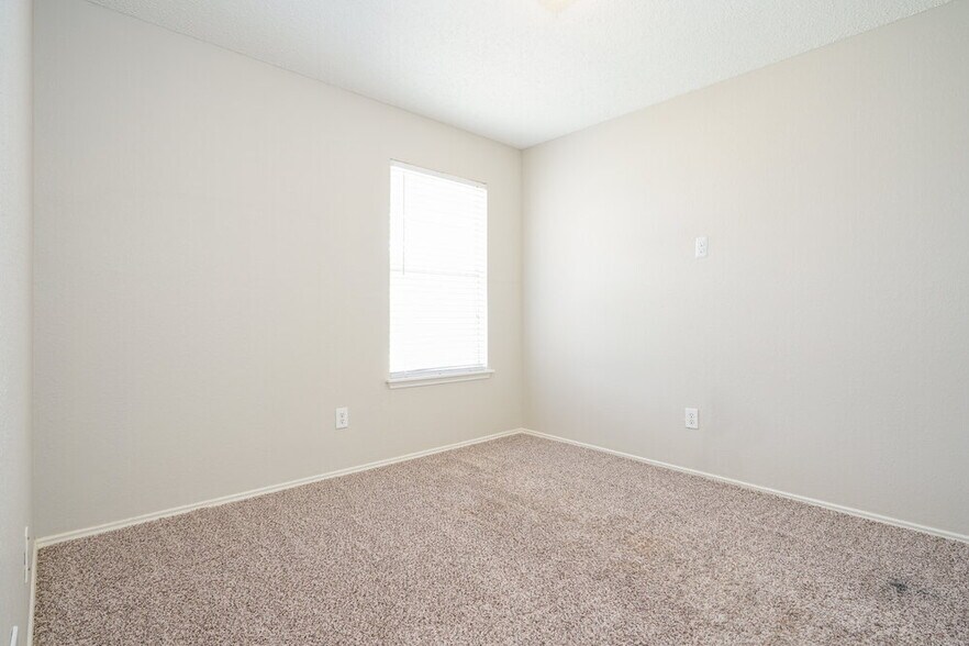 Building Photo - 6415 Jennie Ln
