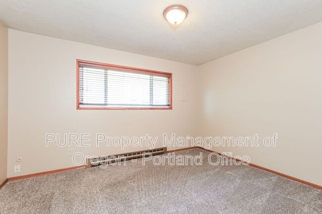 Building Photo - 1135 SE 27th Ave