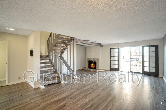 Building Photo - 2882 Calle Del Oro