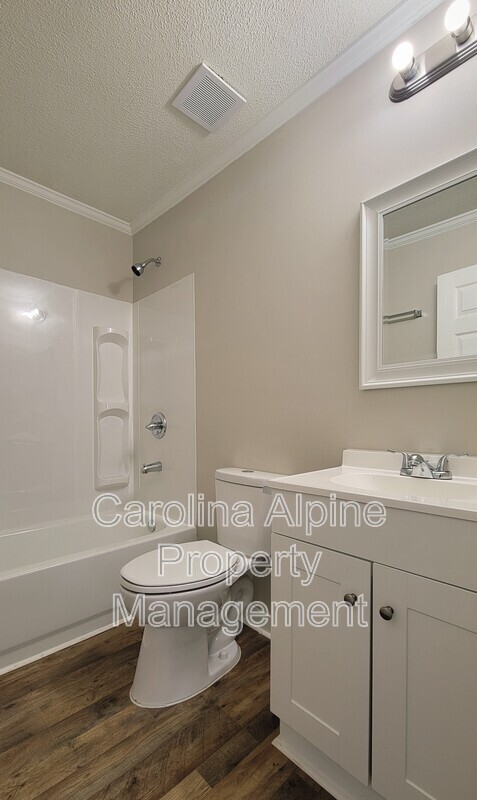 Building Photo - 105 Bingo Ln