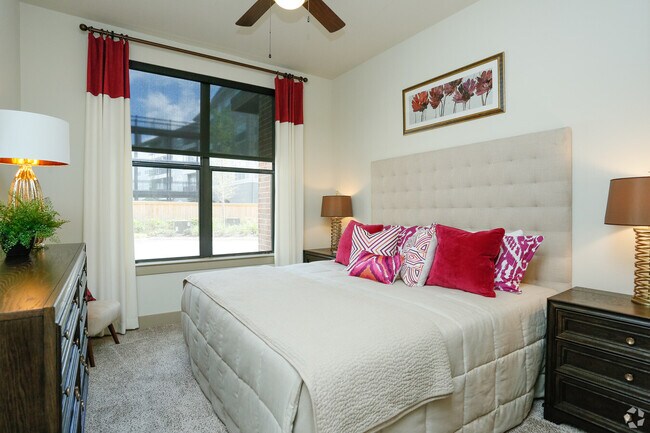 Building Photo - $500 Off Your Dream Apartment!